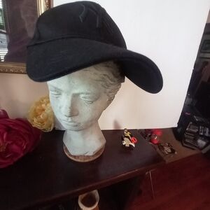NY YANKEES   Cap..NEW. black. UNISEX